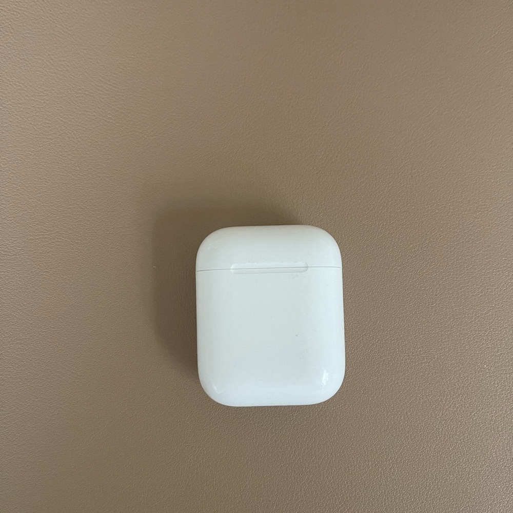 a2031 Apple airpods left doesn’t work